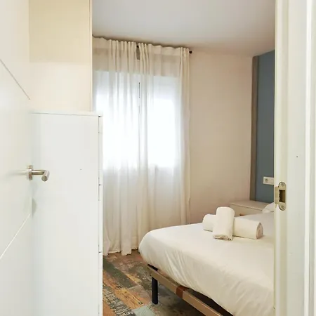 Centrico Calle Santa Clara, 지로나
